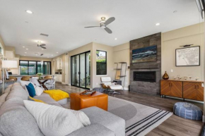 Bright Designer Oasis - Block from Bay - Roof Deck